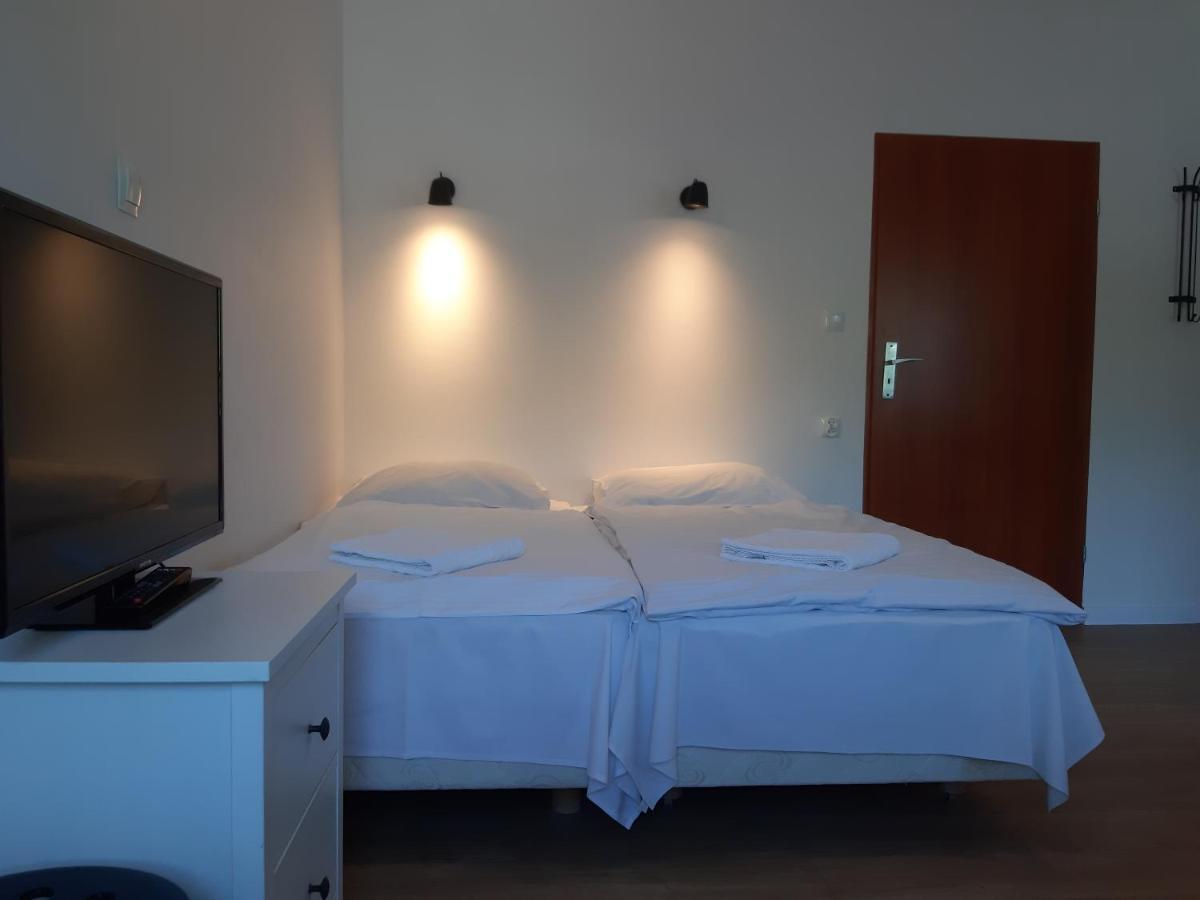 Hotel Owr Przystan à Międzybrodzie Bialskie Extérieur photo